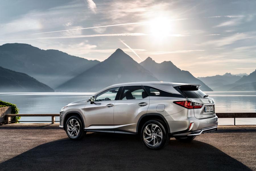  Lexus RX450hL 2018 года  (WW) (фото 23 из 45)